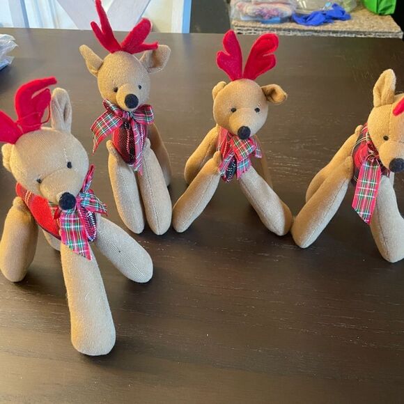 4 Vintage Reindeer Plush Christmas Reindeers - Picture 1 of 14